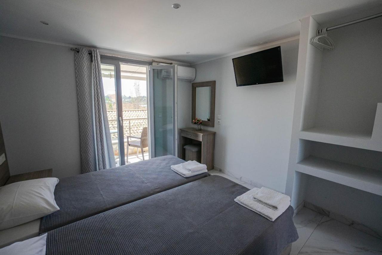 Golden Dolphin Studios & Apartments Alykes  Ngoại thất bức ảnh
