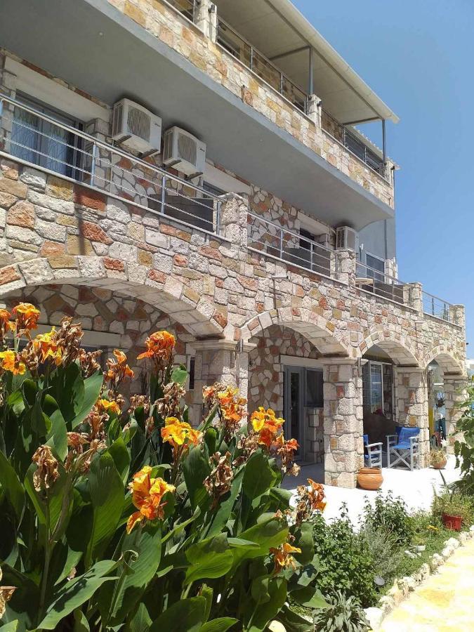 Golden Dolphin Studios & Apartments Alykes  Ngoại thất bức ảnh