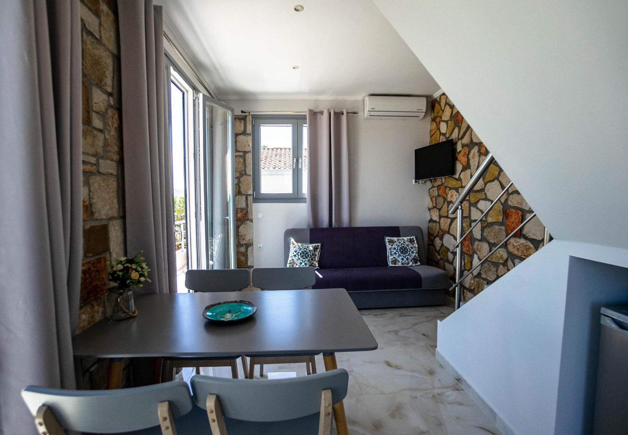 Golden Dolphin Studios & Apartments Alykes  Phòng bức ảnh